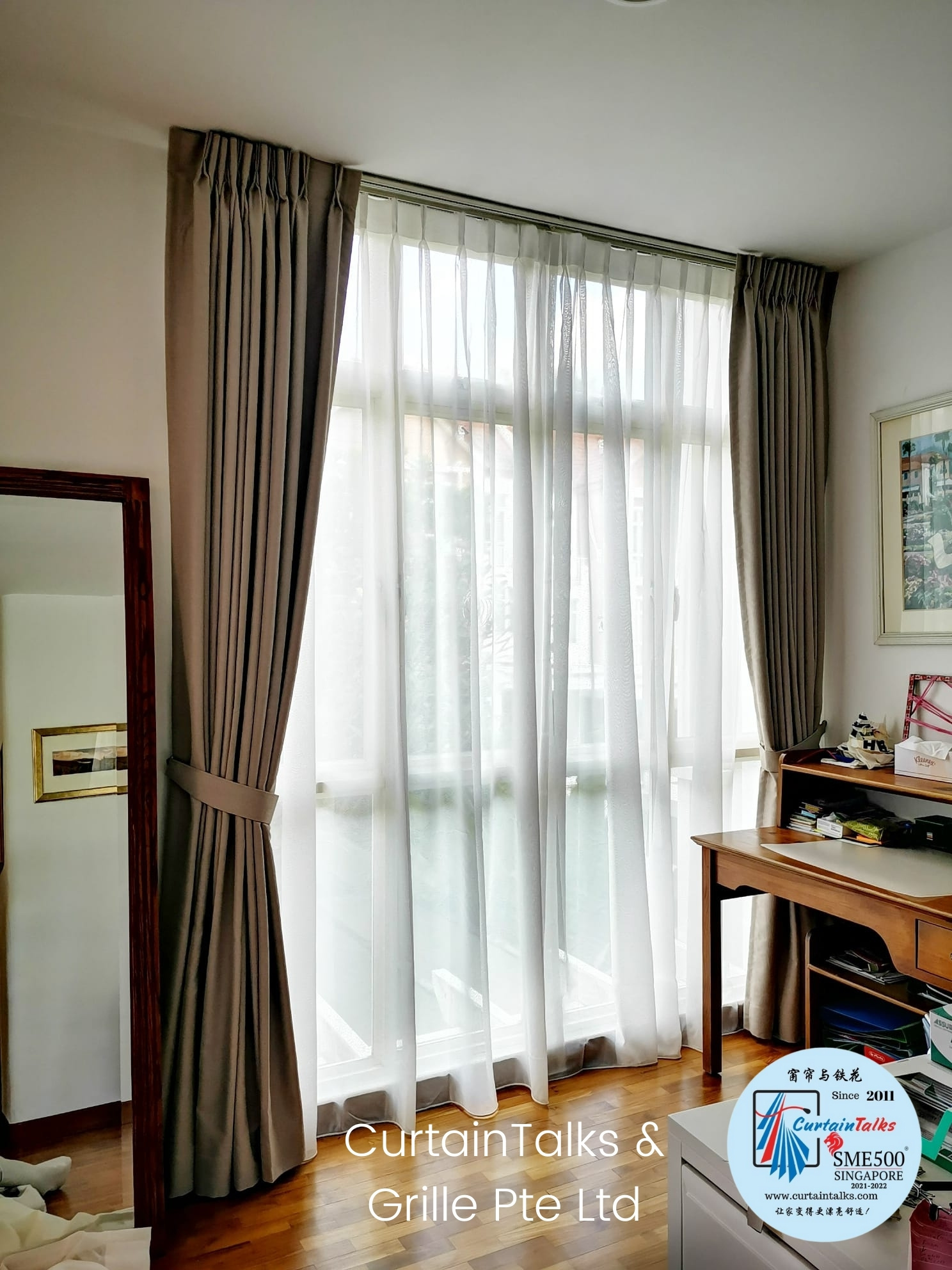 This is a Picture of Day and night curtain picture  for Singapore landed, study room, day an dnight curtain,, Wood groove